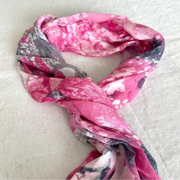 NWT Miss Museum Pink Floral Silk Scarf - Waima Wharf Museum Boutique - Picture 3 of 16